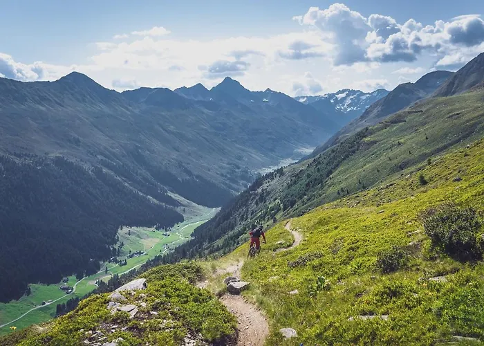 Ochsen 2 By Mountain ホテル