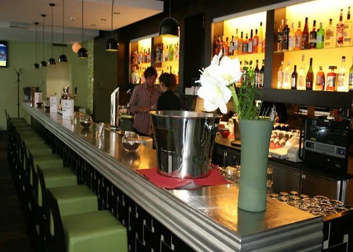 ホテル Ochsen 2 By Mountain